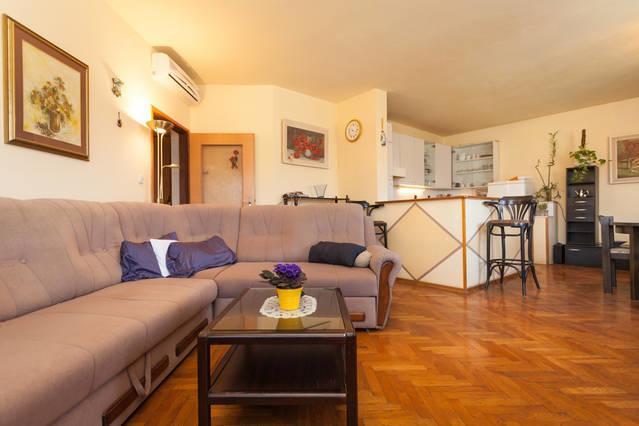 Ingrid Apartment